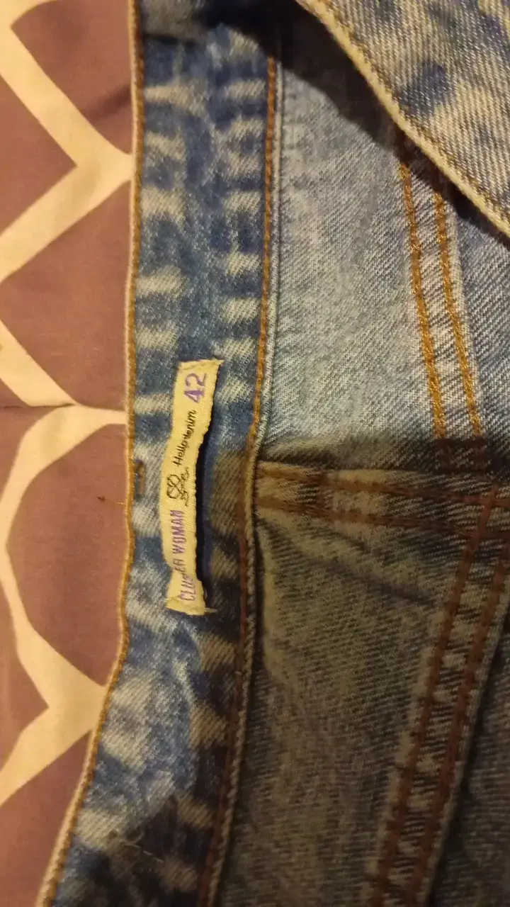 Jeans desgastados de mezclilla azul - 3