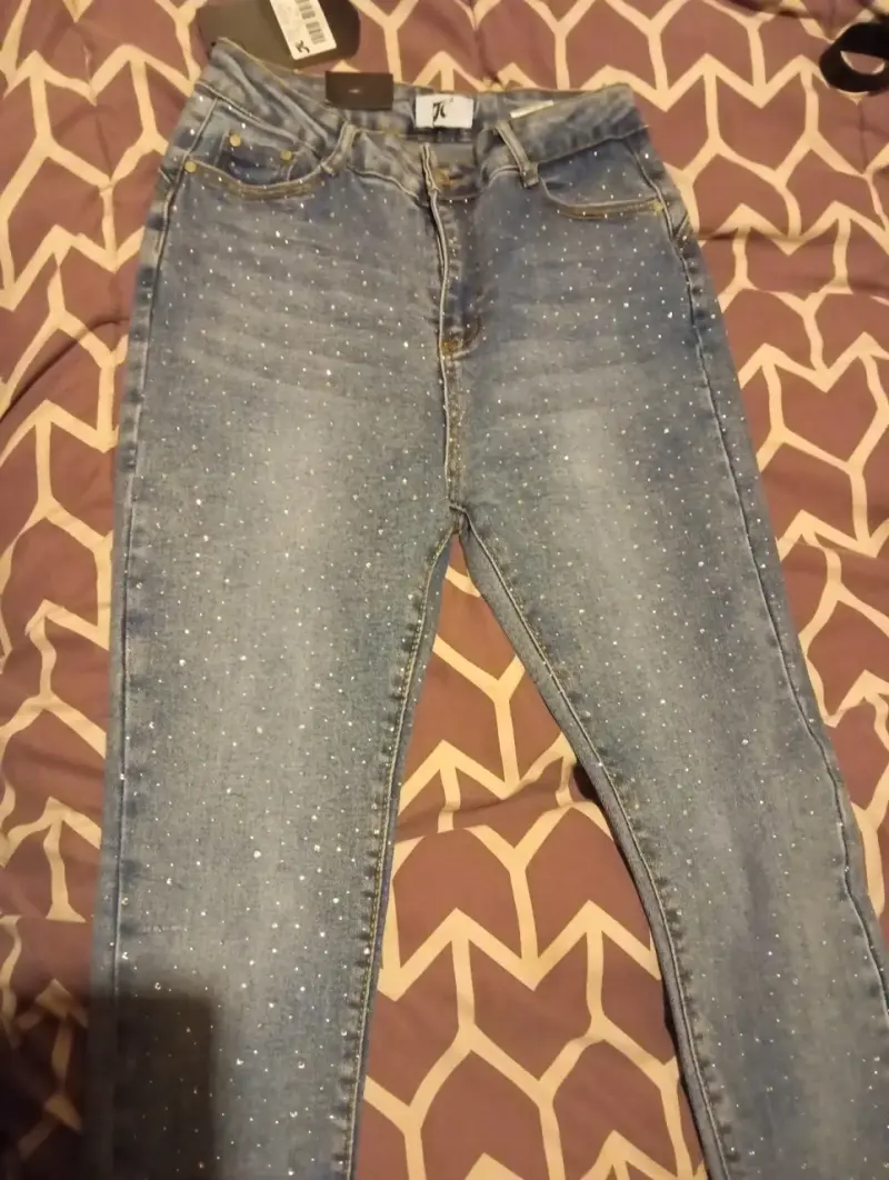 Jeans azul con detalles brillantes para mujer - 1