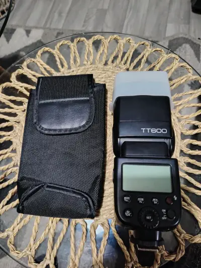 Flash Godox TT600 con funda protectora - miniatura 1