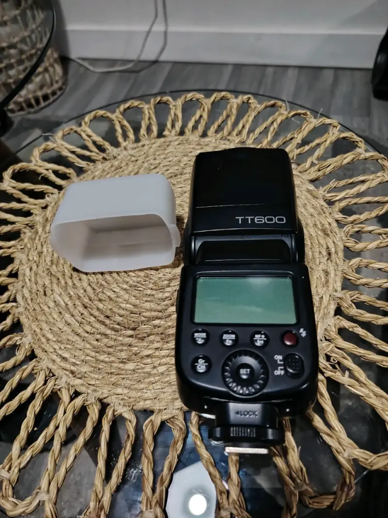 Flash Godox TT600 con funda protectora - 2