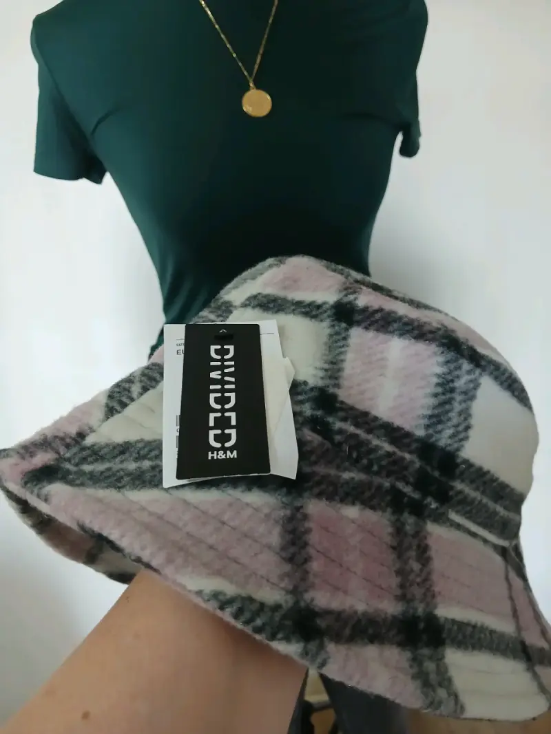 Sombrero de lana a cuadros H&M