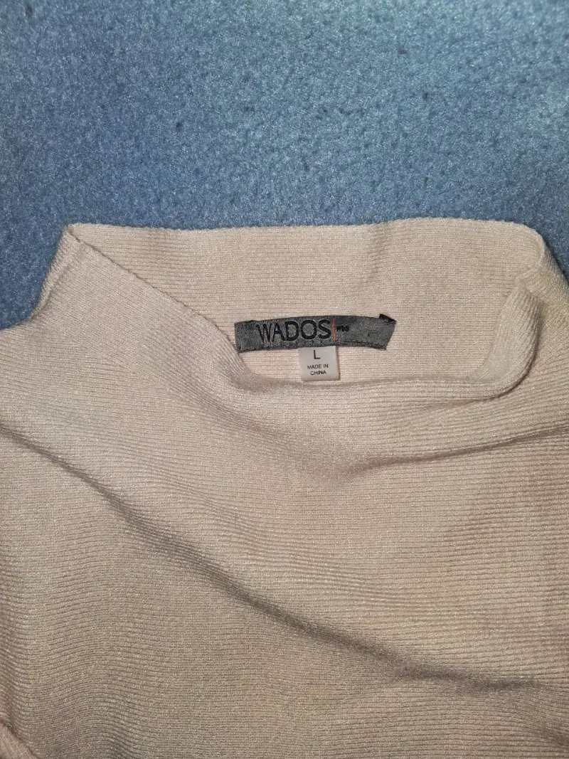 Suéter beige de cuello alto para mujer - 3