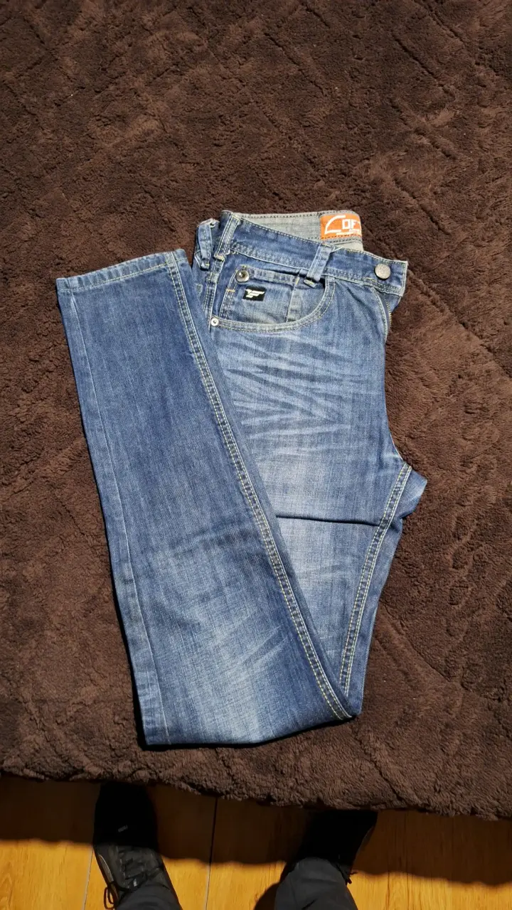 Jeans azules de mezclilla para hombre