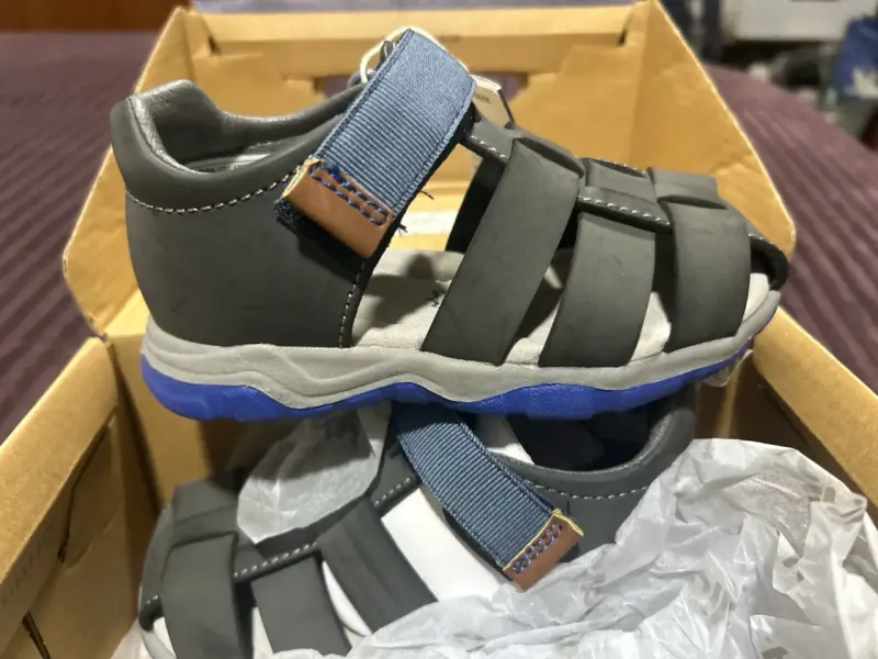 Sandalias infantiles azul con velcro - 1