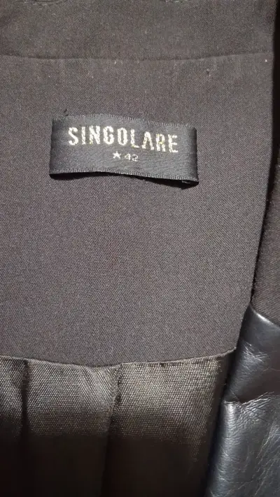 Blazer negro con detalles de cuero y tachas - miniatura 3