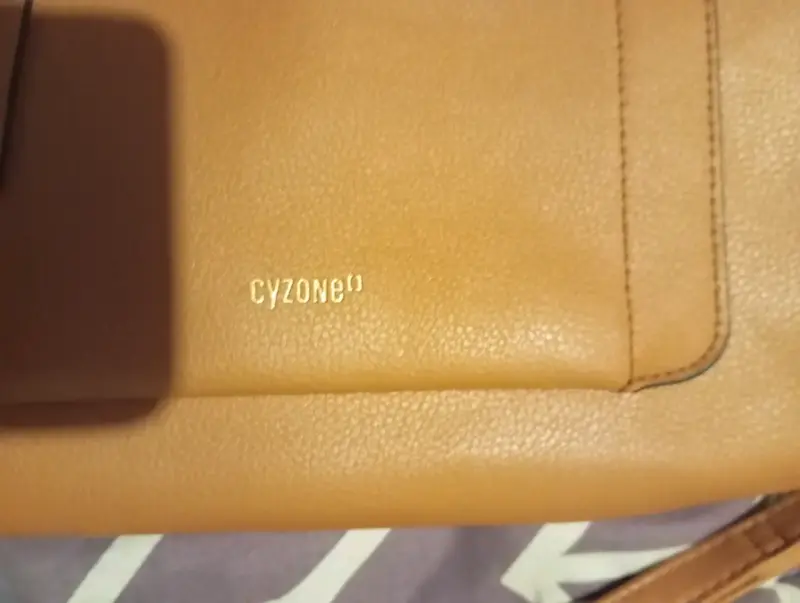 Bolso Cyzone marrón con bolsillo frontal - 4