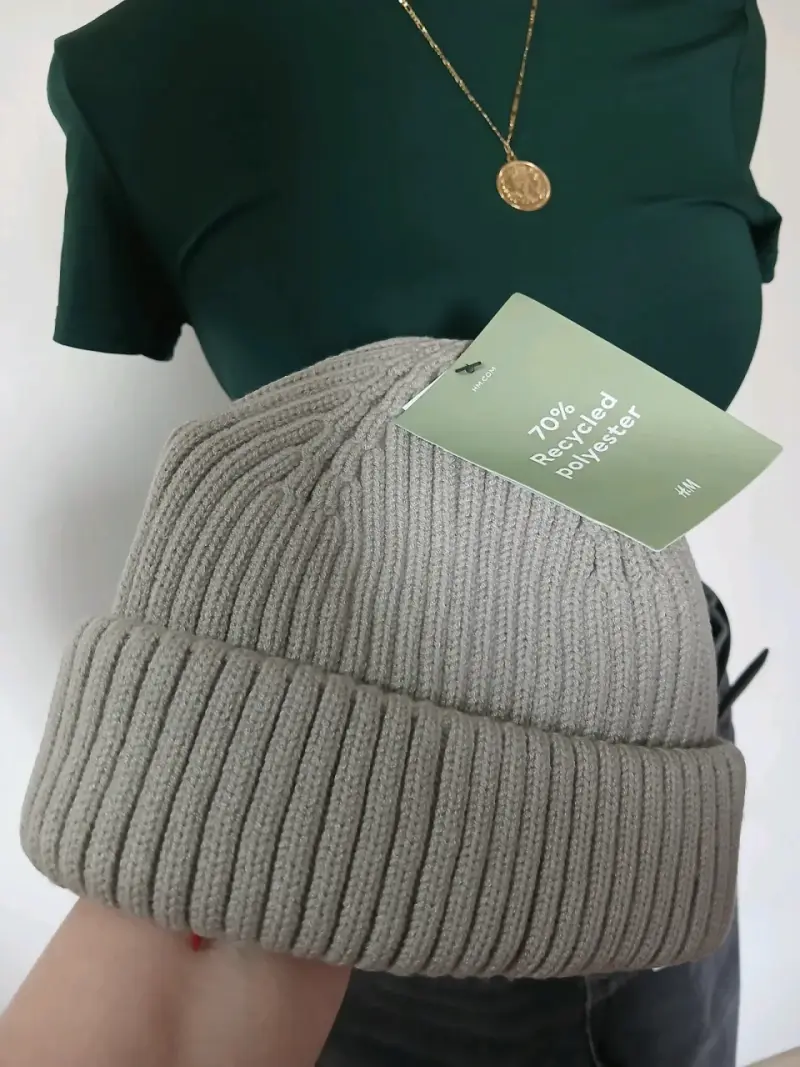 Gorro de punto gris reciclado H&M