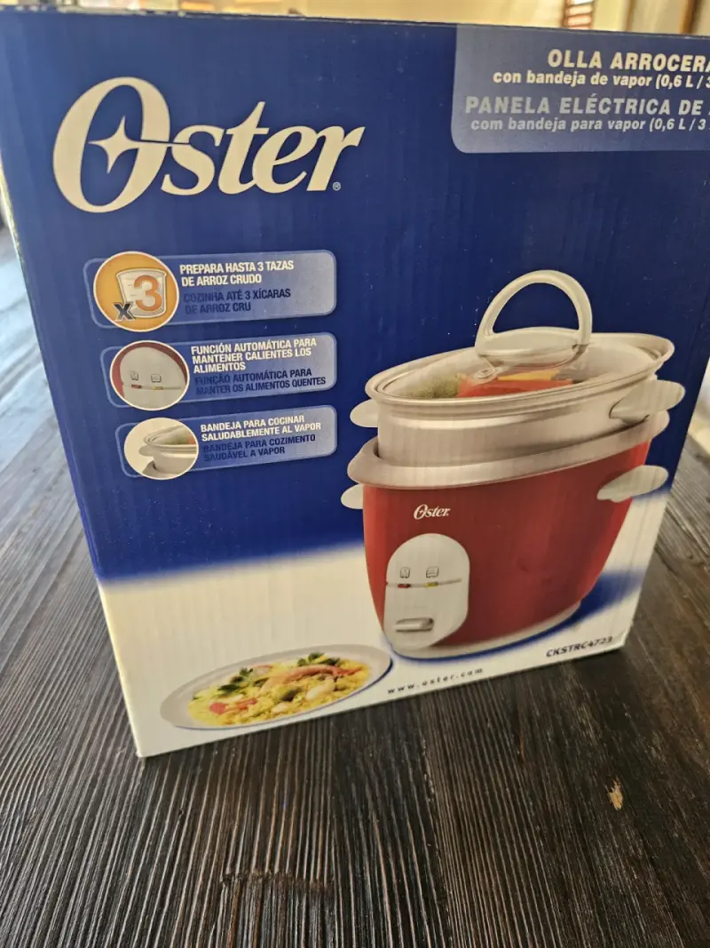 Olla arrocera eléctrica Oster 0.6L roja - 1