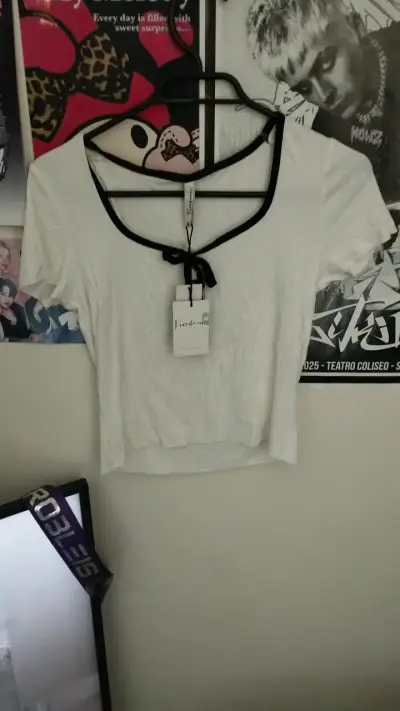 Polera blanca Freedom totalmente nueva con etiquet - miniatura 1