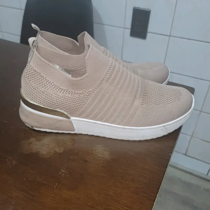 Zapatillas  beige con diseño tejido - 2