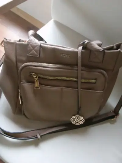 Cartera Secret beige con múltiples bolsillos - miniatura 1