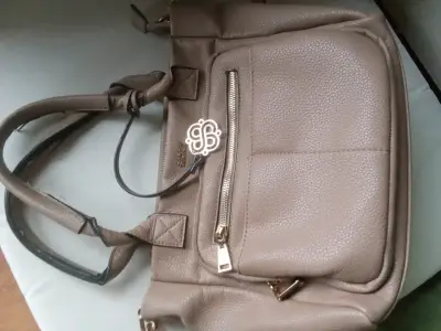 Cartera Secret beige con múltiples bolsillos - miniatura 2