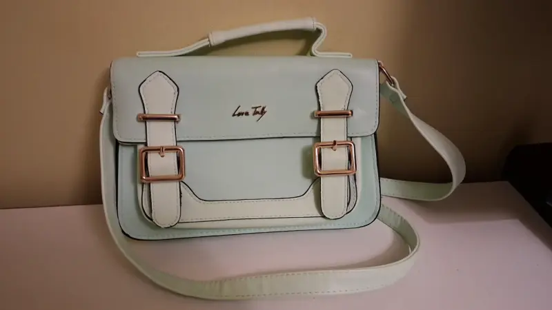 Cartera verde menta Love Toy con hebillas - 2