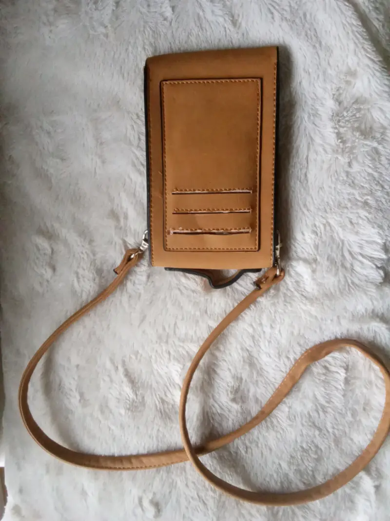 Cartera bandolera marrón con tachas - 2