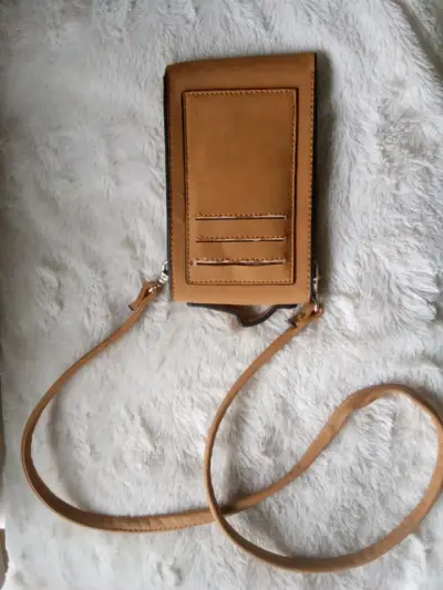 Cartera bandolera marrón con tachas - miniatura 2