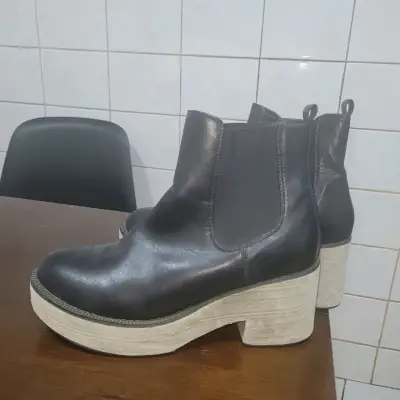 Botines negros  con plataforma - miniatura 3