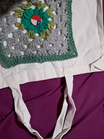 Bolso ĹÓNÁ tejido a crochet con diseño chileno - miniatura 1