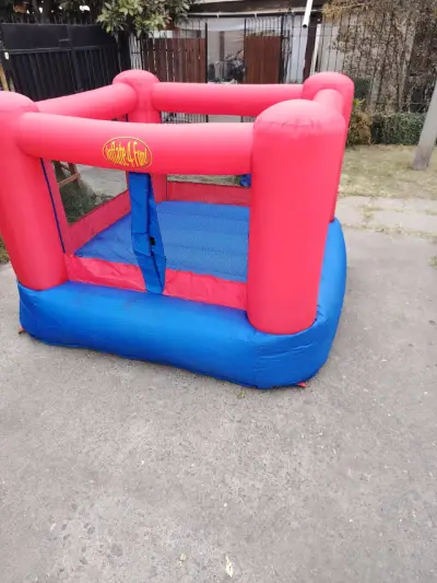 Castillo inflable para niños rojo y azul - miniatura 2