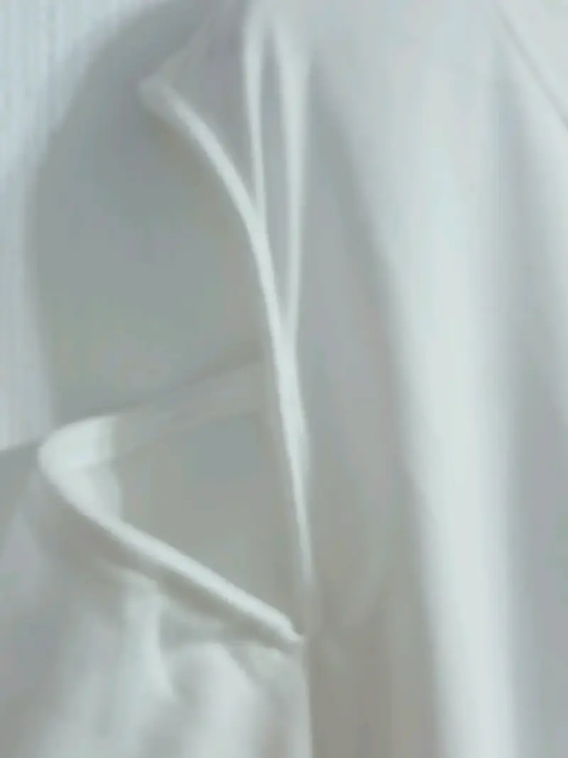 Polerón blanco con diseño de corazón - 3