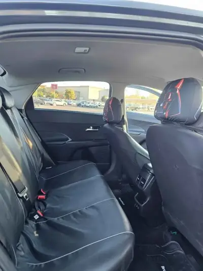 HYUNDAI ACCENT 2024 1.5 – IMPECABLE ESTADO - miniatura 2