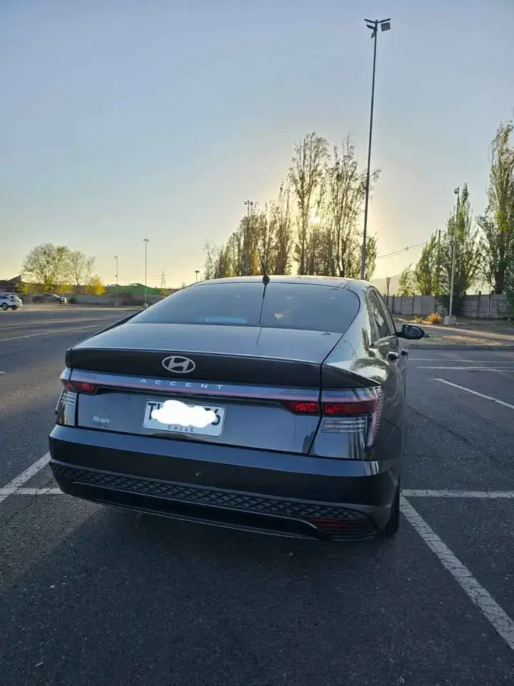 HYUNDAI ACCENT 2024 1.5 – IMPECABLE ESTADO - 5
