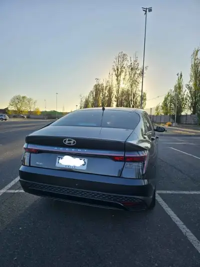 HYUNDAI ACCENT 2024 1.5 – IMPECABLE ESTADO - miniatura 5