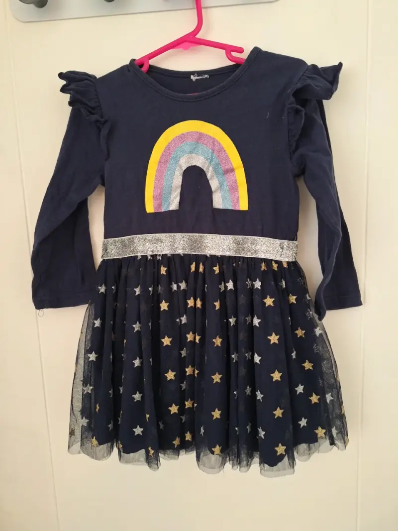 Vestido infantil azul con arcoíris y estrellas - 1