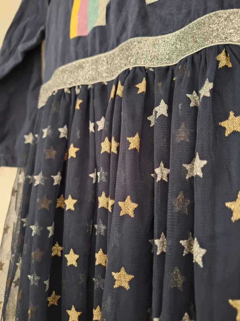 Vestido infantil azul con arcoíris y estrellas - 2