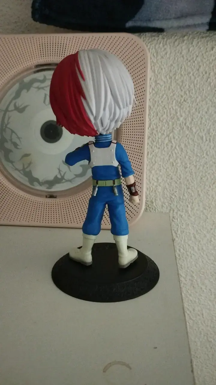 Figura de todoroki con base sin caja - 2