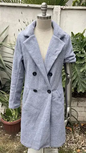 Abrigo gris claro de lana con botones - miniatura 1