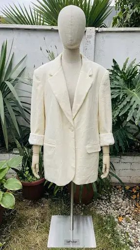 Blazer blanco elegante para mujer - miniatura 1