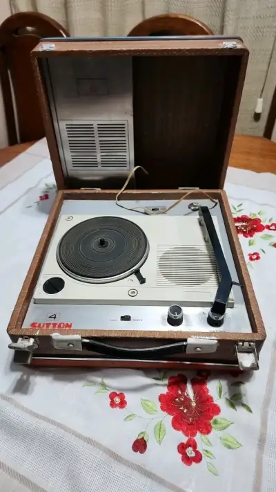 tocadiscos/radio portátil Sutton 4 - miniatura 2