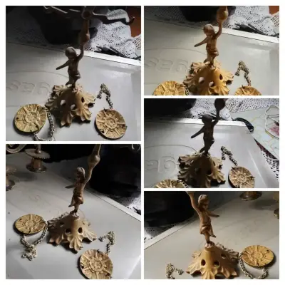 Candelabro vintage de bronce con figura - miniatura 1