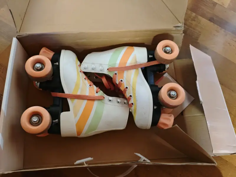 Patines retro de cuatro ruedas multicolor - 2