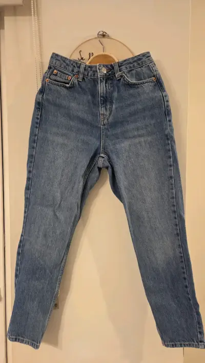 Jeans clásicos de mezclilla azul - miniatura 1