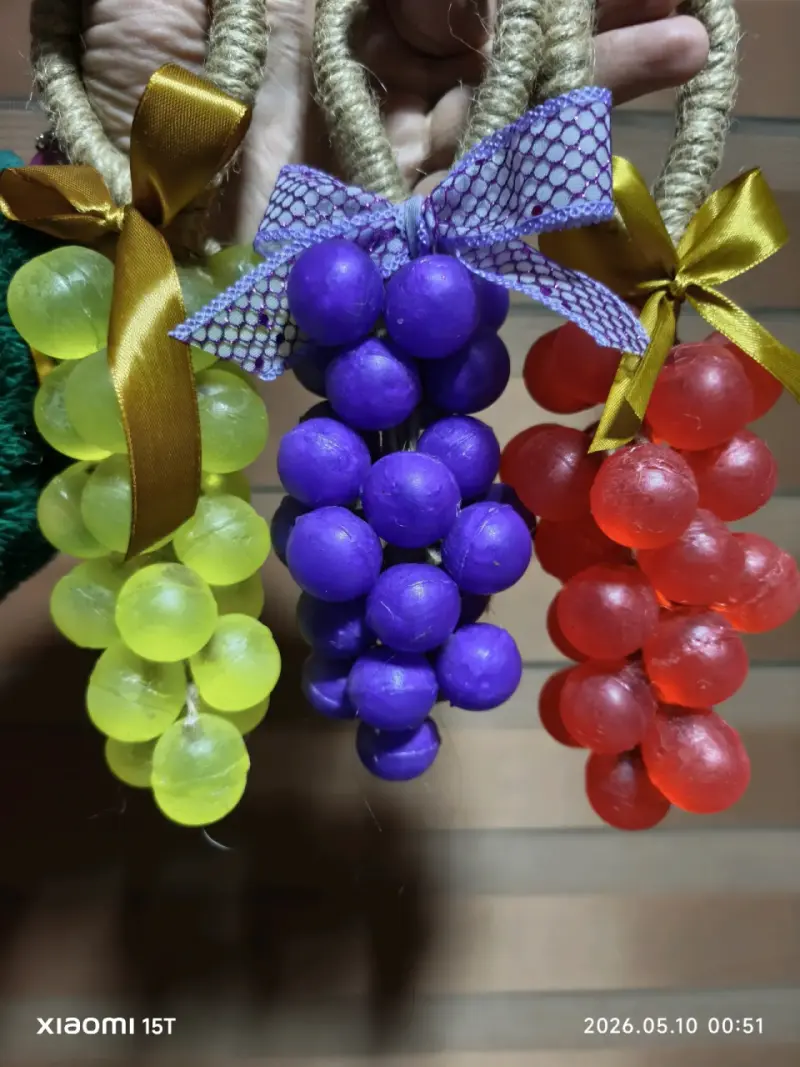 Decoración colgante de uvas coloridas - 1