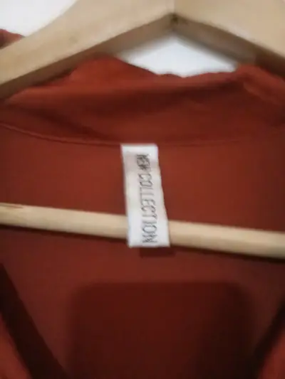 Vestido largo rojo elegante - miniatura 3