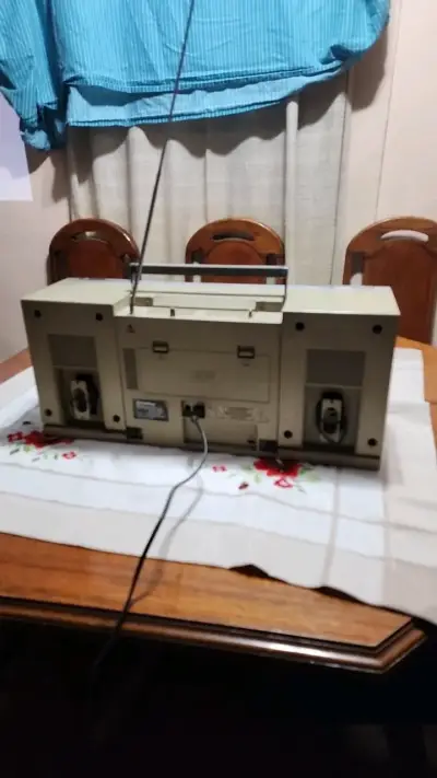 radio casetera goldstar - miniatura 4