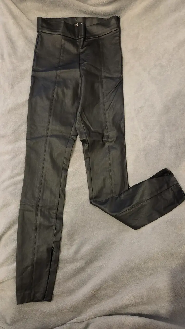 Leggings de cuero sintético negros TRF - 1
