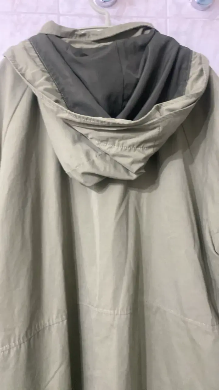 Parka verde Zara Basic con capucha - 3