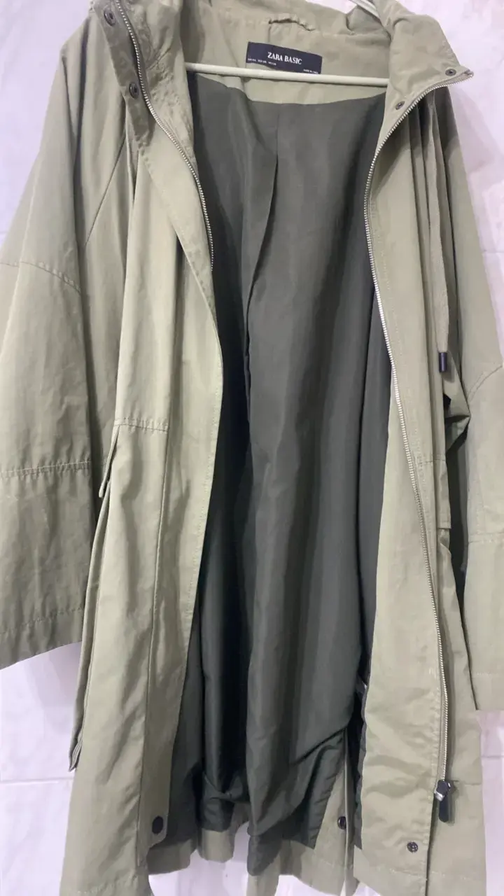 Parka verde Zara Basic con capucha - 5
