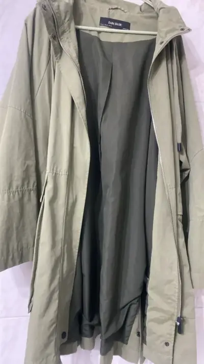 Parka verde Zara Basic con capucha - miniatura 5