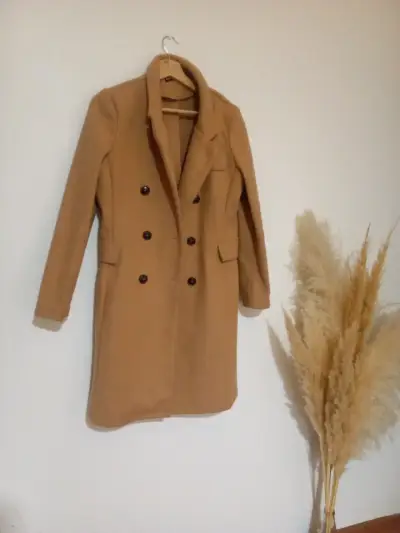 Abrigo camel de lana con doble botonadura - miniatura 1