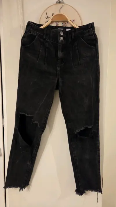 Jeans negros rotos Foster para mujer - miniatura 1