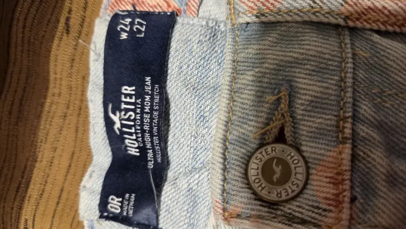 Jeans Hollister con estampado floral - 3