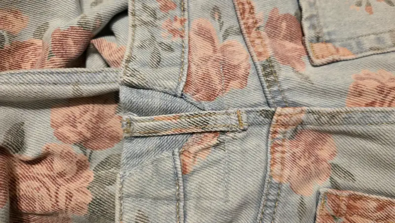 Jeans Hollister con estampado floral - 4