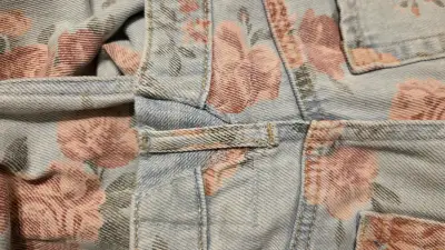 Jeans Hollister con estampado floral - miniatura 4
