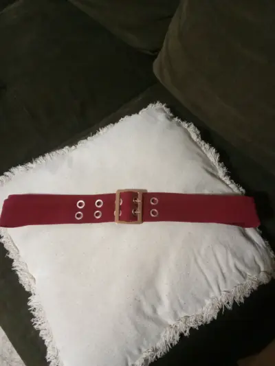 Vestido sin mangas color burdeos con cinturón - miniatura 4