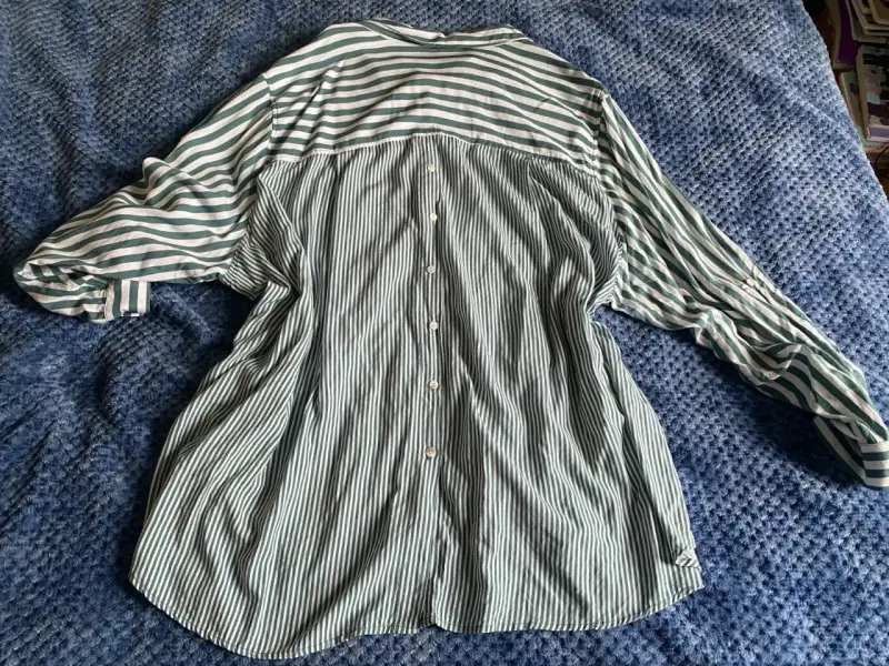 Camisa de rayas verde y blanca para mujer - 2