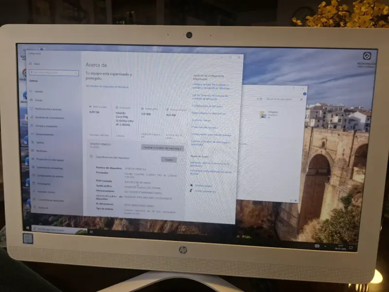 Computador All-in-One HP con pantalla grande - 2